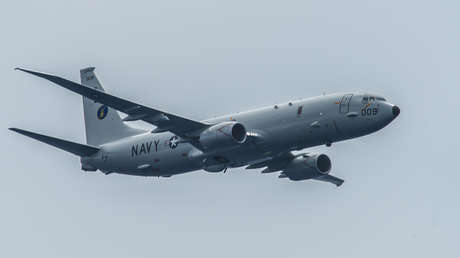 La Armada de EE.UU. denuncia que un destructor chino apuntó con un láser a su avión de patrulla marítima de manera "insegura y no profesional"