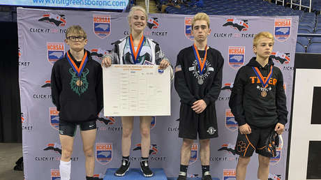 VIDEO: Una adolescente hace historia al ganar a sus oponentes masculinos en un campeonato estatal de lucha