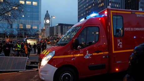 VIDEOS: Gran incendio en las cercanías de la estación de tren Lyon de París