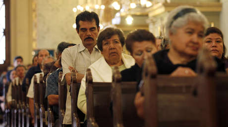 La Iglesia mexicana pide evitar el contacto físico con el 'saludo de la paz' por el coronavirus