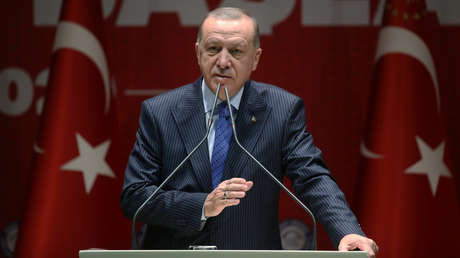 Erdogan afirma que le pidió a Putin que dejara a Turquía "cara a cara" con Siria