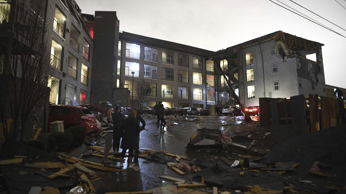 VIDEOS: Un tornado gigante deja decenas de muertos y provoca estragos en EE.UU.