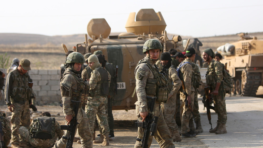 Al Assad: Si los estadounidenses y los turcos no dejan Siria tras las negociaciones, usaremos la fuerza