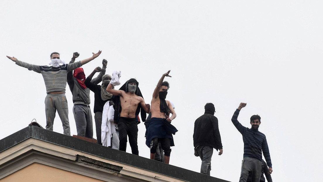 Motines en decenas de cárceles por el coronavirus dejan seis muertos y 20 prófugos en Italia (VIDEO)