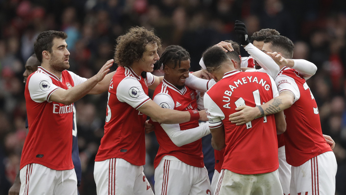 Ponen en cuarentena a los jugadores del Arsenal F.C. tras tener contacto con un portador del covid-19 y aplazan su partido contra el Manchester City