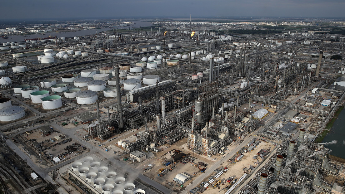 Trump ordena adquirir una gran cantidad de petróleo para llenar las reservas estratégicas de EE.UU. "hasta arriba"