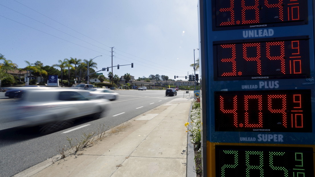 El precio del petróleo cae al nivel más bajo desde 2002