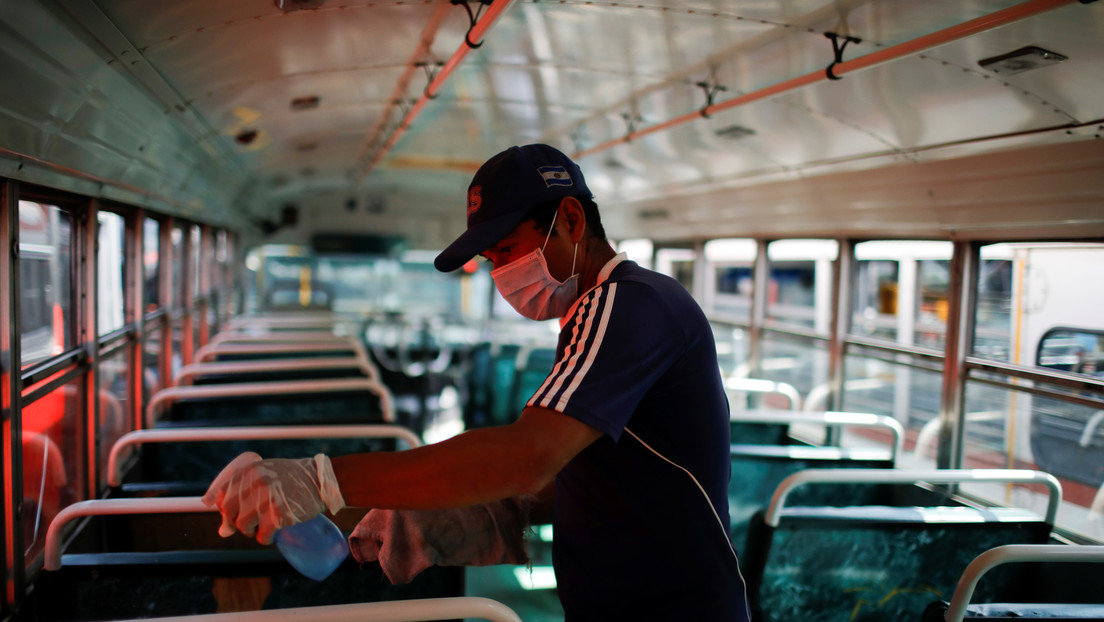 Gobierno de El Salvador suspenderá los cobros de luz, agua e internet a "personas directamente afectadas" por el coronavirus