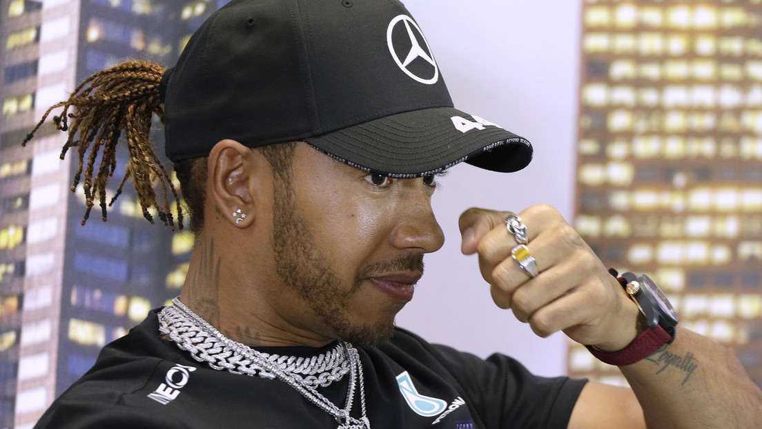 Lewis Hamilton, en aislamiento preventivo tras encontrarse con el actor Idris Elba