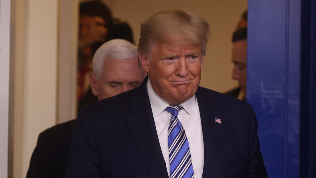 Trump prohíbe aumentar precios y acaparar productos en medio de la pandemia del covid-19