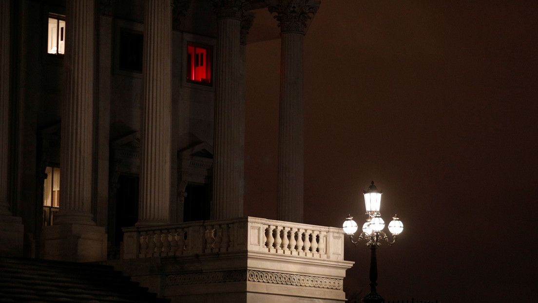 El Senado de EE.UU. aprueba el paquete de estímulo de 2 billones de dólares por el coronavirus