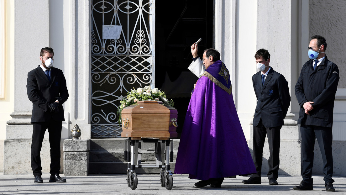 Italia registra 889 muertes y 5.974 nuevos contagios en 24 horas, elevando el número de fallecidos por coronavirus a 10.023