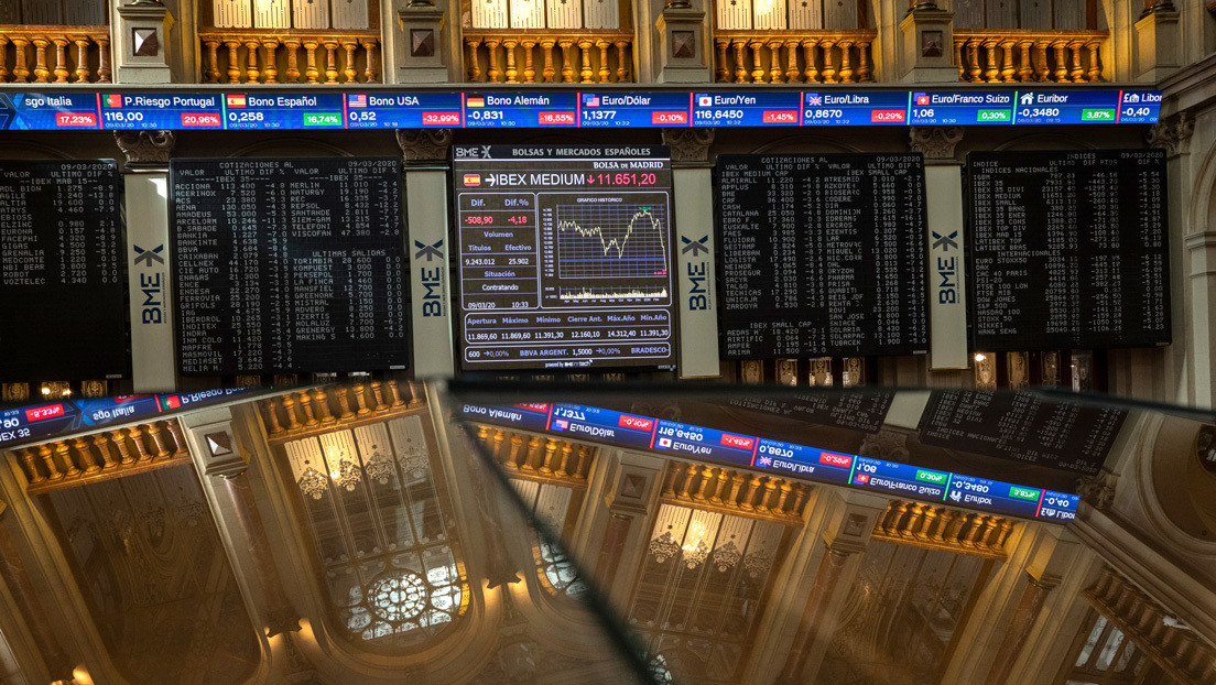 El Ibex inicia la semana con pérdidas tras el anuncio del endurecimiento del confinamiento en España