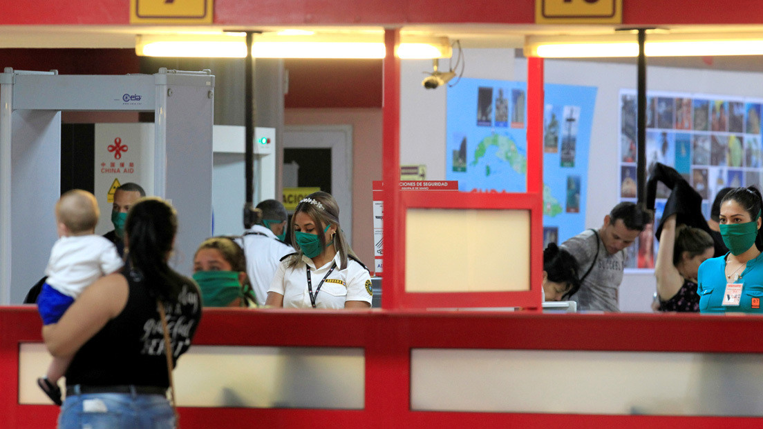 Una actriz chilena, varada en Cuba junto a 290 personas, pide ayuda al Gobierno para regresar a su país y la Red se llena de insultos