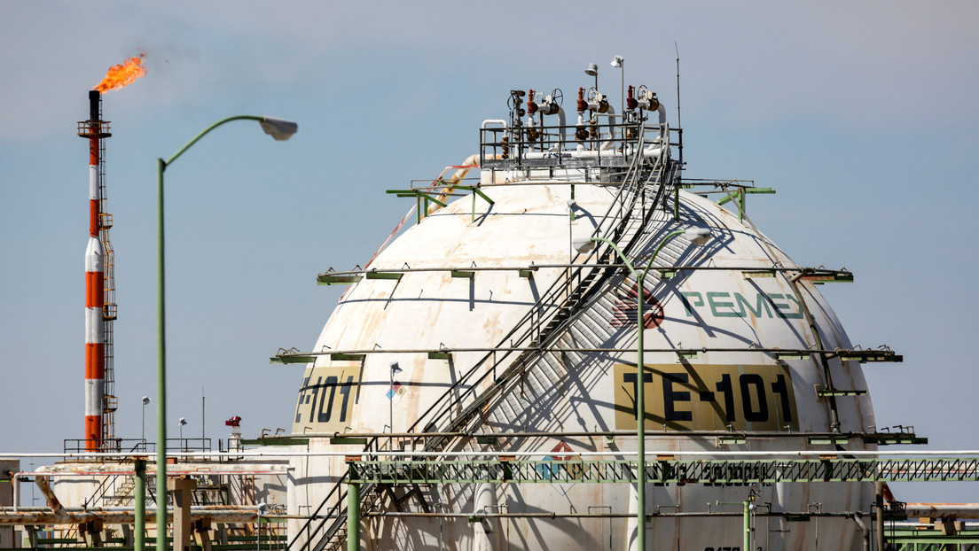 Petróleo mexicano se desploma a 10,37 dólares por barril, su mínimo desde 1999