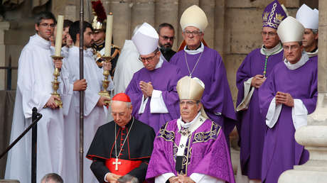 El arzobispo de París se une a la lucha contra el coronavirus e insta a alterar la comunión y la señal de la paz en las misas
