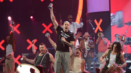 "Quería tirarme del balcón": Residente lanza una canción sobre su depresión, familia y la muerte de su amigo y habla de la noche cuando la escribió