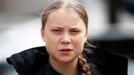 Una compañía petrolera canadiense se disculpa por repartir pegatinas sexualmente explicitas de Greta Thunberg