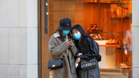 ¿Cuánto tiempo puede sobrevivir el coronavirus en la pantalla de un teléfono móvil?