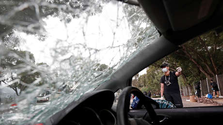 VIDEO: Vuelca su coche a un río pocos minutos después de aprobar el examen de conducción