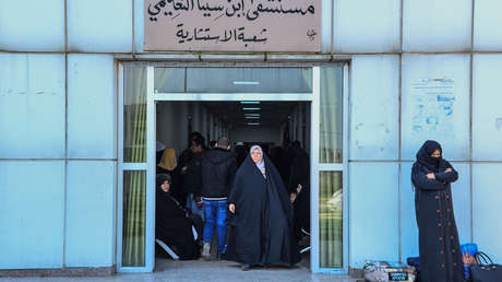 VIDEO: Muere de un infarto ante una cámara de televisión mientras se quejaba de la situación social a las puertas de un hospital