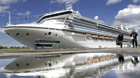 Bloquean un crucero con más de tres mil personas a bordo en la costa de California con 21 posibles casos de coronavirus