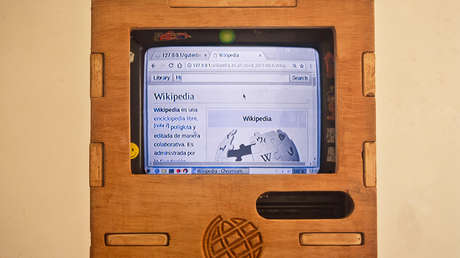 'OfflinePedia', el proyecto que convierte viejos televisores en enciclopedias digitales para entregar a comunidades sin internet