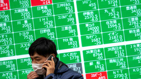 Los mercados mundiales se estrellan tras el desplome de los precios de petróleo