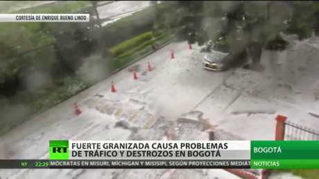 Fuerte granizada causa problemas de tráfico y destrozos en Bogotá