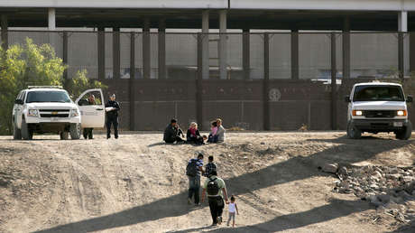 Muere una joven guatemalteca embarazada de siete meses tras caer del muro entre México y EE.UU.