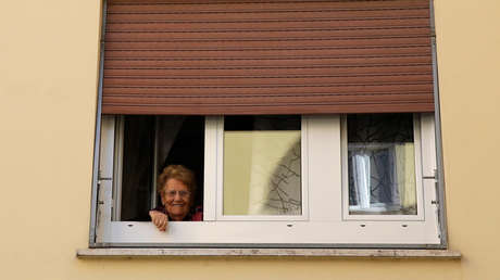 VIDEOS: Los italianos confinados en sus casas cantan juntos en medio de la cuarentena