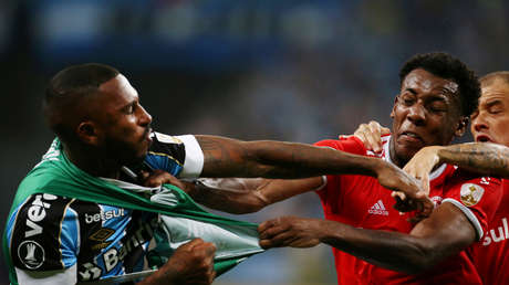 VIDEO: Batalla campal durante el clásico entre Gremio e Internacional en la Copa Libertadores deja 8 expulsados