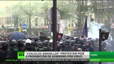 'Chalecos amarillos' protestan en Francia pese a la prohibición del Gobierno por el covid-19