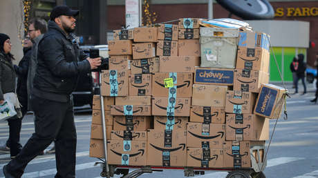 Compra 17.700 botellas de desinfectante de manos para hacer negocio con el coronavirus, pero su plan sale mal