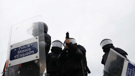 La Policía detiene un auto por violar el estado de alarma en España y descubre a tres traficantes de droga