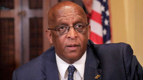 "Necesitamos los hospitales para los infectados": Un alcalde de EE.UU. pide que detengan los tiroteos en medio de la pandemia