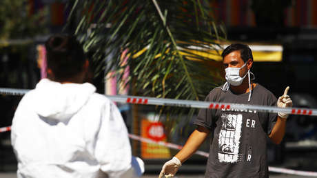 Argentina: Se saltan la cuarentena y son perseguidos por numerosos agentes con trajes blancos de protección (VIDEO)