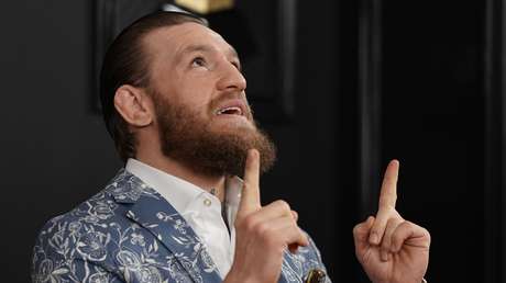 FOTO: Conor McGregor le 'da una paliza' al coronavirus