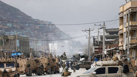 Varios muertos tras el ataque de hombres armados y terroristas suicidas a un templo de una minoría religiosa en Afganistán