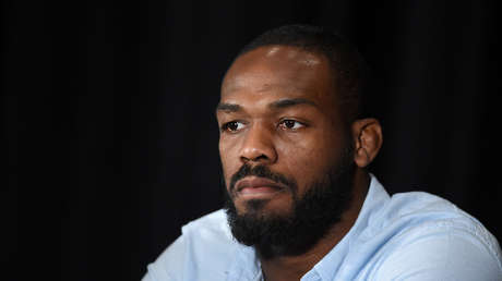 Luchador estrella y campeón de la UFC, detenido por conducir ebrio y portar un arma