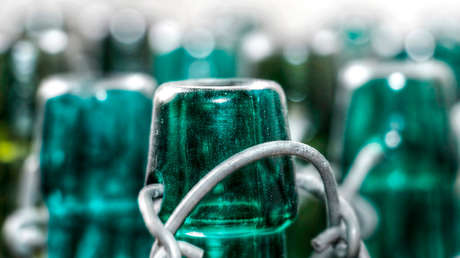 FOTO: Hallan más de 600 botellas de cerveza de 130 años en el Reino Unido, pero no aconsejan probarlas