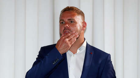 VIDEO: Un campeón de boxeo enseña cómo golpear a las mujeres durante el aislamiento en casa y acaba disculpándose