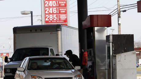 El precio del crudo Brent cae por debajo de los 22 dólares por barril por primera vez desde marzo de 2002