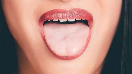 Fotografían en color cómo las bacterias se asientan en 'comunidades' sobre la lengua humana