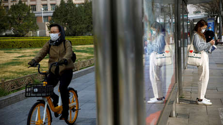 Un informe de la OMS aclara cómo se trasmite el coronavirus