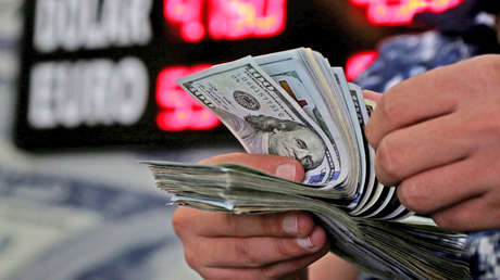 El peso mexicano se desploma frente al dólar en medio del temor al coronavirus