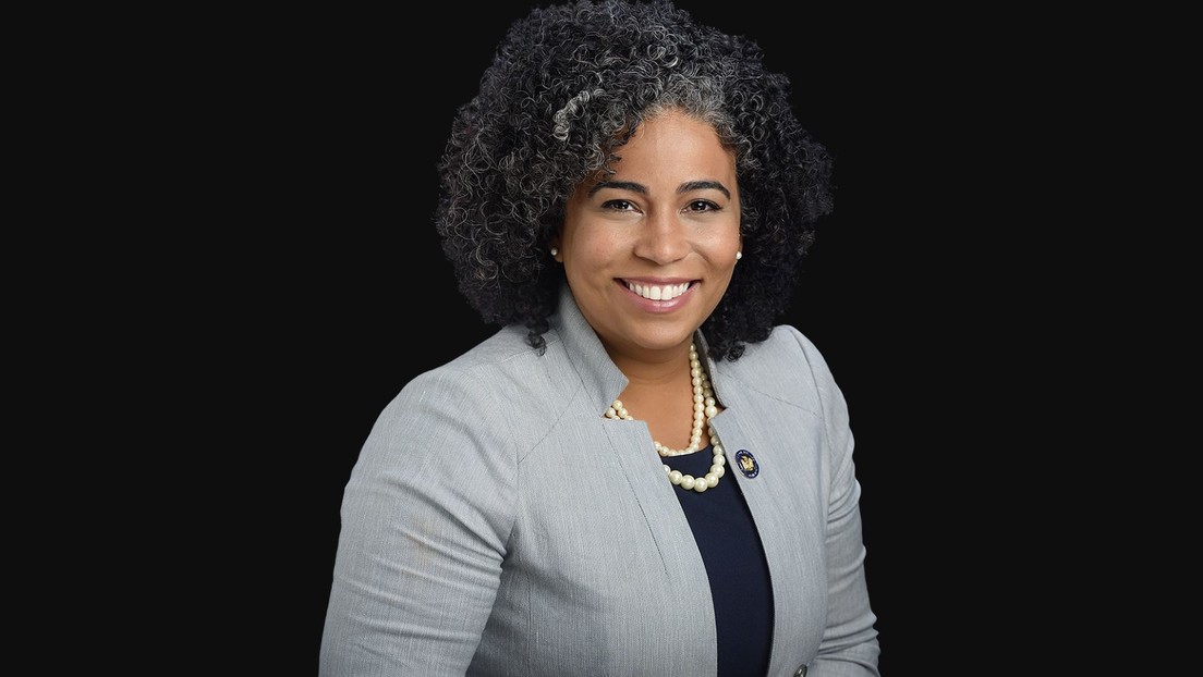 Asambleísta de Nueva York vuelve como enfermera para hacer frente a la epidemia de coronavirus