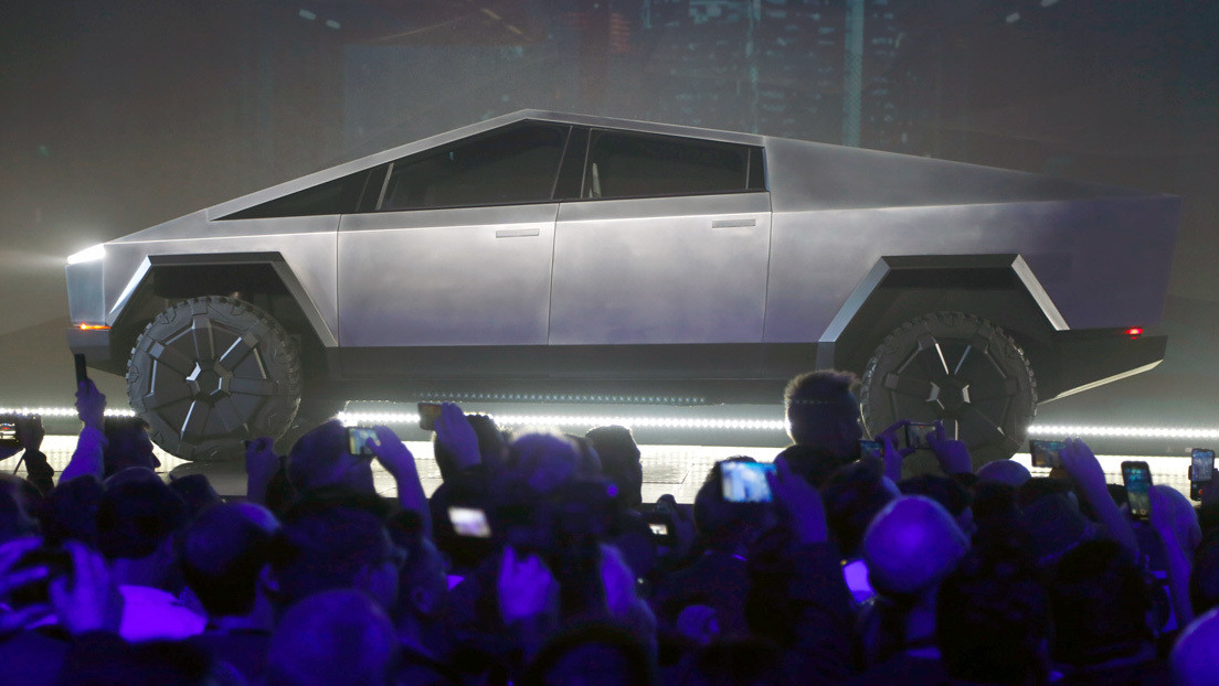 Elon Musk asegura que la Cybertruck de Tesla será capaz de "flotar un rato"