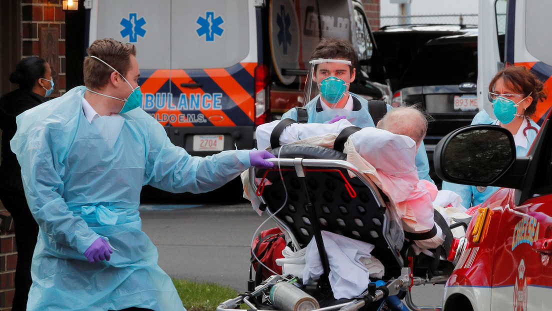 Trump: "EE.UU. empieza a volver a estar abierto para negocios, y siempre cuidaremos de nuestras queridas personas de la tercera edad (¡salvo a mí!)"