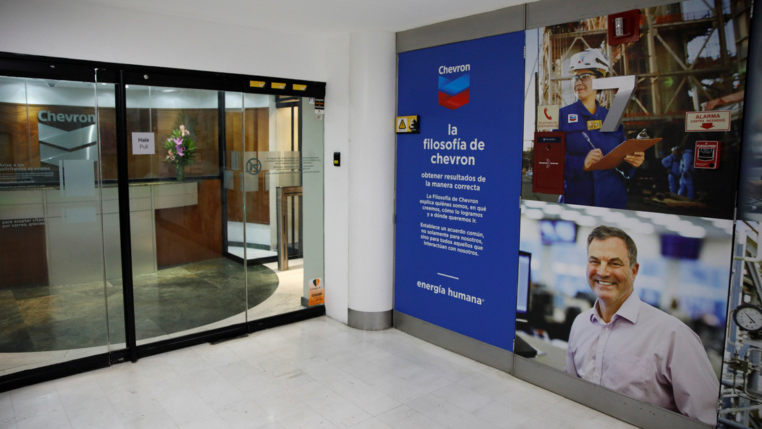 EE.UU. obliga a Chevron a "cesar gradualmente" sus operaciones petroleras en Venezuela